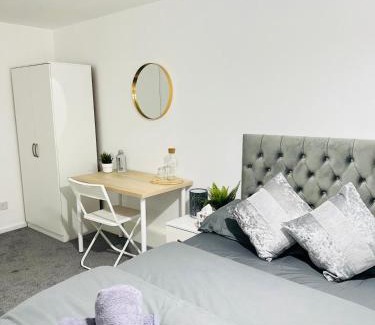 Whitechapel House | Spacious Private Rooms Near Central London