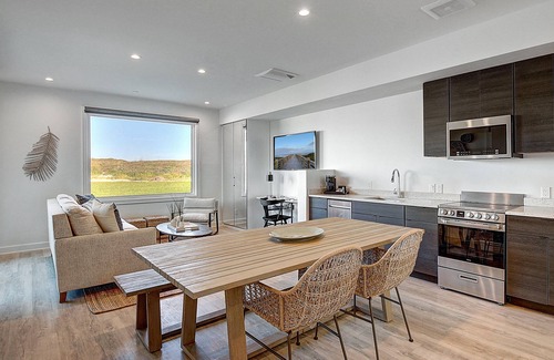 Corpus Christi Condo | Spacious - Private Walkable Beach Access, On-site Pool