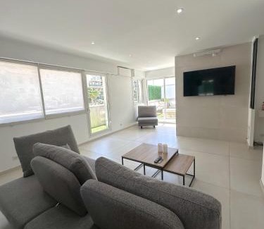 Saint Philippe Apartment | Spacious, quiet apartment