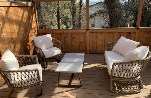 North Bend House | Spacious ranch with lots of parking, pet friendly, partial bay view.