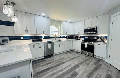 Willoughby Hills House | Spacious Relaxing Luxury 4-5BR Near DT Willoughby, Cleveland, & Lake Erie