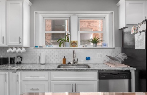 Tower Grove South House | Spacious remodeled Historical home - Family friendly &15 minutes to Everything!