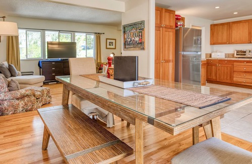Shoreline House | Spacious remodeled home sleeps 8, Convenient Location Near I-5 and Seattle