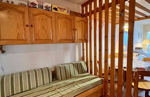 Villard-de-Lans Apartment | Spacious Renovated Studio, Ski-In/Ski-Out with Balcony, Baby Gear, and Garage