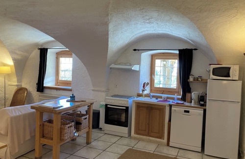 Vars Apartment | Spacious renovated apartment in an old sheepfold - "Coup de Cœur" guaranteed