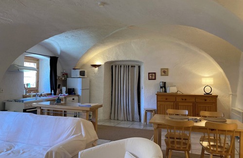 Vars Apartment | Spacious renovated apartment in an old sheepfold - "Coup de Cœur" guaranteed
