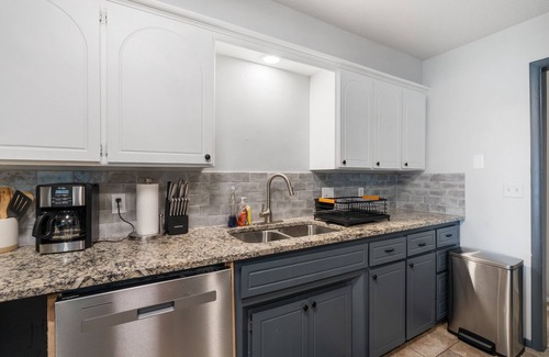 Central Oklahoma City House | Spacious Retreat 8 Bedroom River