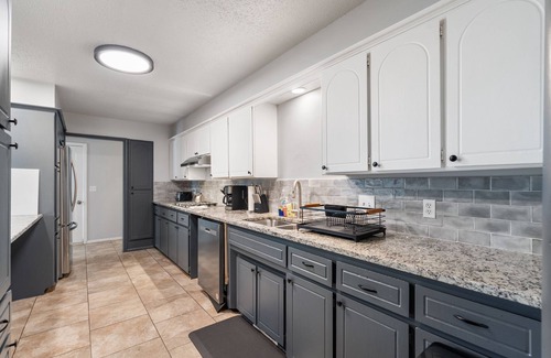 Central Oklahoma City House | Spacious Retreat 8 Bedroom River