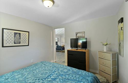 Babson Park House | Spacious Retreat Fenced Yard Screened Deck