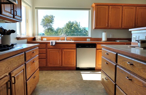 Springfield House | Spacious river view near stadium