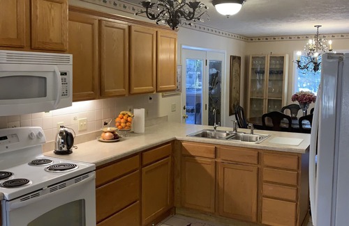 Mayfield House | Spacious Riverfront home. 10 Min to TC but far enough away from it all.