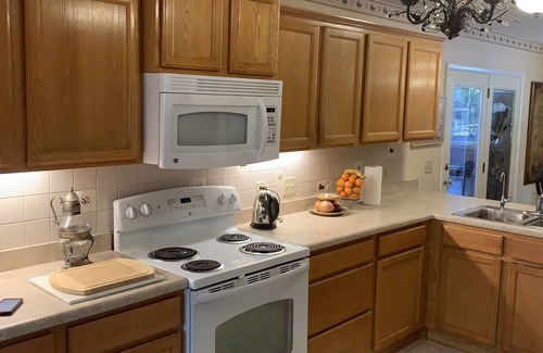 Mayfield House | Spacious Riverfront home. 10 Min to TC but far enough away from it all.