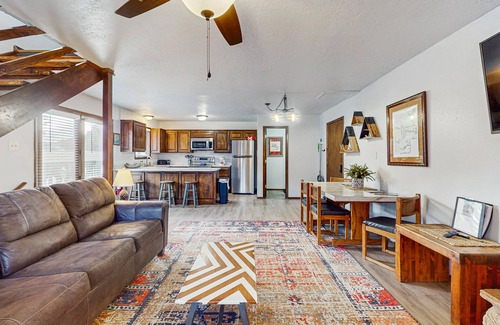 Red River House | Spacious riverside abode with double kitchens, washer/dryer, grill, & WIFI