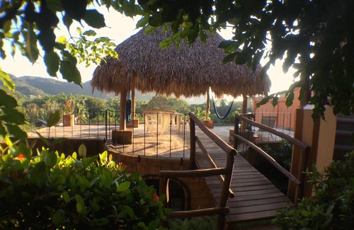 Ixtapa - Zihuatanejo House | Spacious room 2 blocks from Playa La Ropa Zihuatanejo
