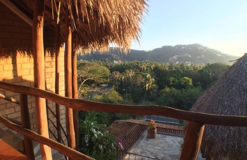 Ixtapa - Zihuatanejo House | Spacious room 2 blocks from Playa La Ropa Zihuatanejo