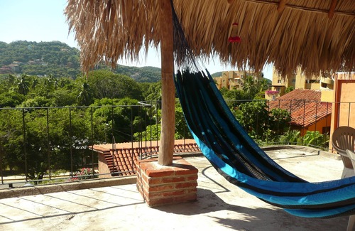 Ixtapa - Zihuatanejo House | Spacious room 2 blocks from Playa La Ropa Zihuatanejo