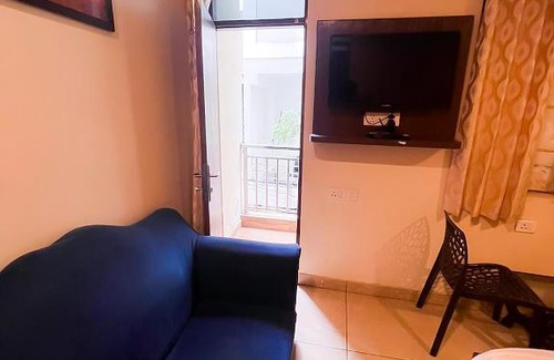 Mahipalpur Extension Hotel | Spacious Room in Mahipalpur