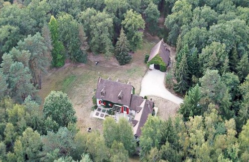 Tigy Bed & Breakfast | ~ Spacious room in the heart of Sologne ~