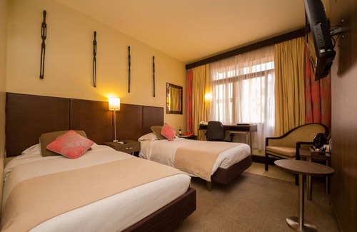 Nairobi Hotel | Spacious Room Near Nairobi National Park – Just 3 km Away from Natural Wonders
