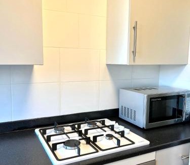 Battersea House | Spacious room near the center
