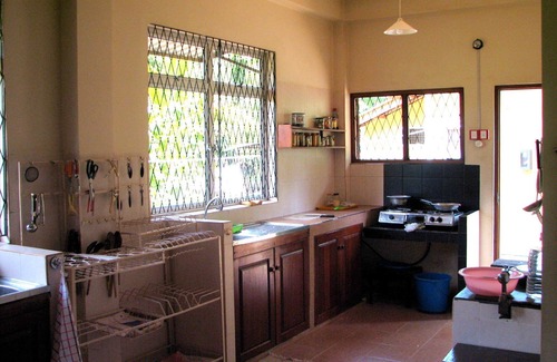 Habarana House | Spacious Rooms with/Attached Bathrooms/Travellers Paradise
