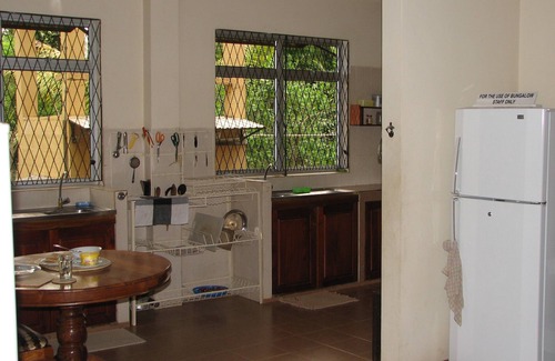 Habarana House | Spacious Rooms with/Attached Bathrooms/Travellers Paradise