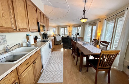Beech Mountain House | Spacious Round Home, Cozy, Ski In Ski Out for Winter, Prime Location Year Round