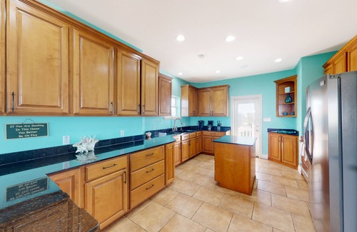 Port Aransas House | Spacious Royal Sands Retreat | Balcony Views | Pool & Beach Boardwalk