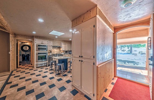 Ruidoso House | Spacious Ruidoso Home w/Hot Tub & Fireplaces