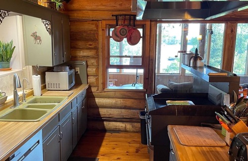 Tomahawk House | Spacious, Rustic, Beautiful Lodge-15 Acres 600+ Ft of Shoreline-Enjoy all year