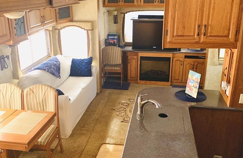 Big Pine Key RV Rental | SPACIOUS RV IN THE KEYS