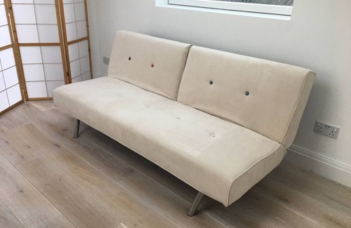 Canbury Apartment | Spacious self-contained loft apartment w/kitchen