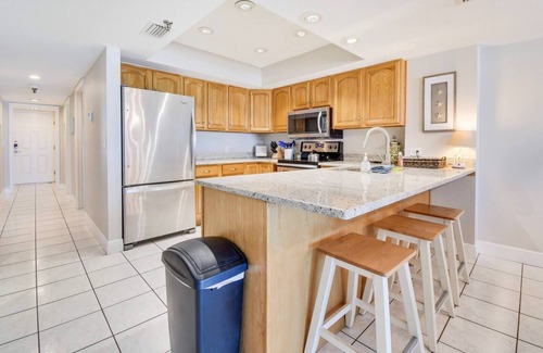 Indian Shores Condo | Spacious Seagate Oceanfront 3/2 Condo!