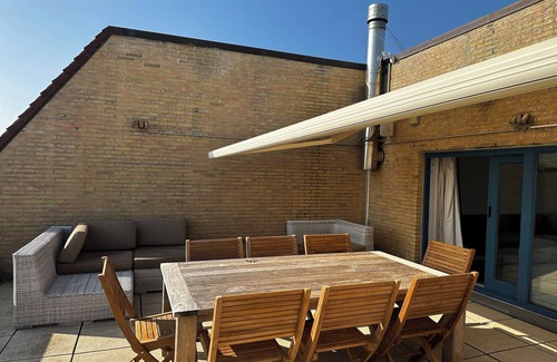 Nieuwpoort-aan-Zee Apartment | Spacious Seaside Apartment