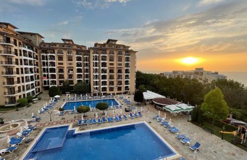 Golden Sands Apartment | Spacious seaview apartments, 100m to the beach