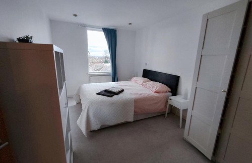 Forest Hill Apartment | Spacious & Serene Stay in London