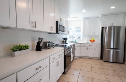 Mountain View House | Spacious Serenity 4BD/3BA, Minutes to Apple, Google, Meta, Hospitals; Pets Ok