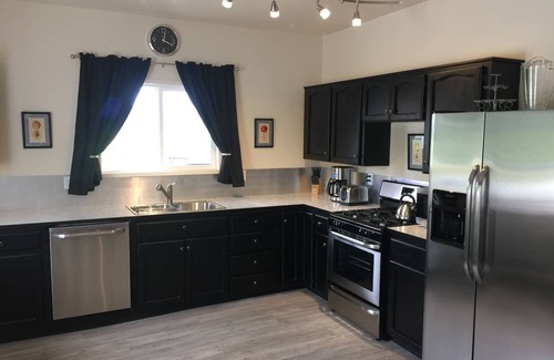 Mount Vernon House | Spacious Skagit Valley Guest House With Stunning Views Of Mount Baker.