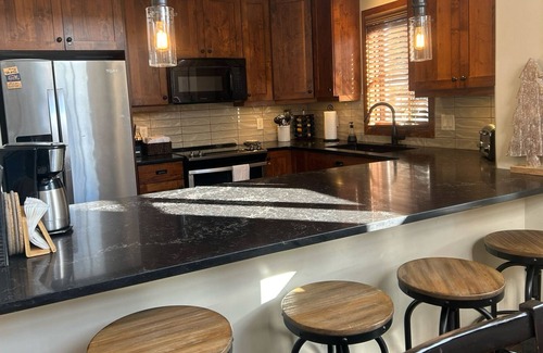 Sun Peaks House | Spacious Ski In/Ski Out 4 Bedroom Condo At Sun Peaks