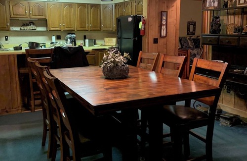 Snowshoe Condo | Spacious Ski In/Ski Out Retreat! Walking distance to the Village and Restaurants
