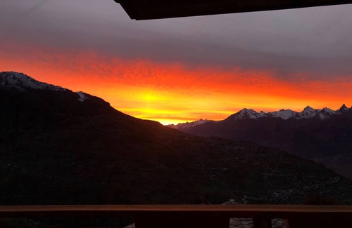 Nendaz Ski Chalet | Spacious ski retreat in Veysonnaz/4Vallees with stunning views - sleeps 12.