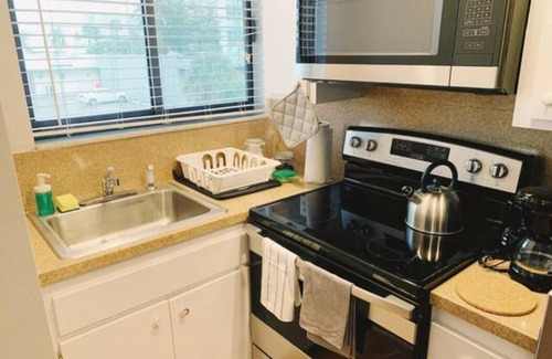 Coral Ridge Apartment | Spacious & Sleek Studio Near the beach + Parking