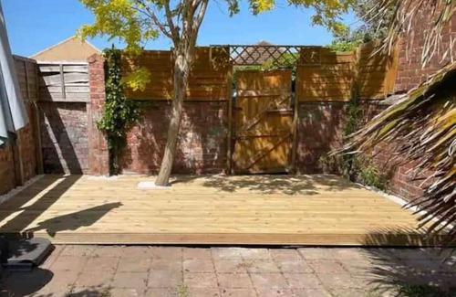 Lytham St. Anne's House | Spacious, sleeps 8, dog friendly, safe gardenn