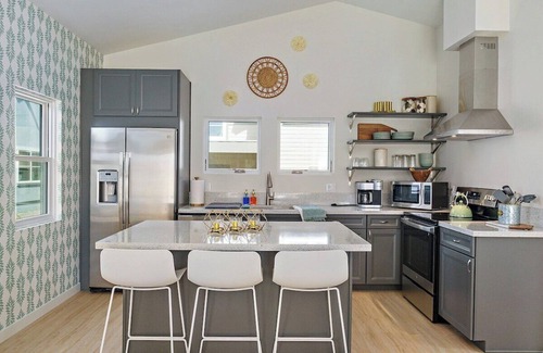 San Luis Obispo House | Spacious SLO Retreat | Walk to DT/Parks