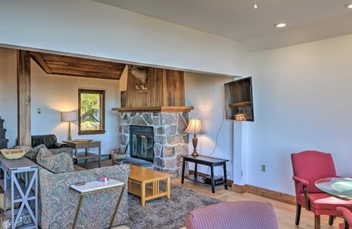 Snowshoe House | Spacious Snowshoe Cabin with Sunset Mtn Views!