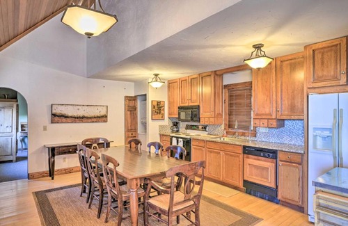 Snowshoe House | Spacious Snowshoe Cabin with Sunset Mtn Views!
