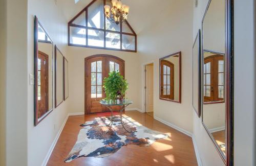 Southaven House | Spacious Southaven Home on 8 Acres with Private Pool