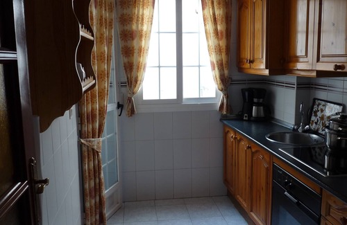 La Herradura Apartment | Spacious Spanish-style apartment in beach front location - no extra fees!