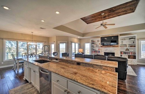 Barton Creek Lakeside Cottage | Spacious Spicewood Cottage, Close to Golfing!