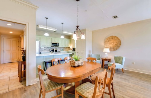 Springfield Villa | Spacious Springfield Home w/Golf Course View!